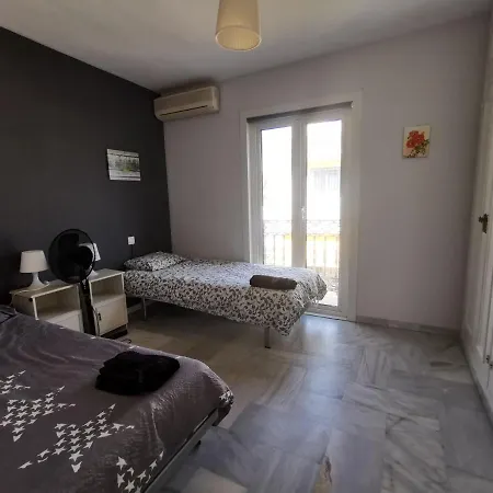 1½ Min. Walk From The * Mijas